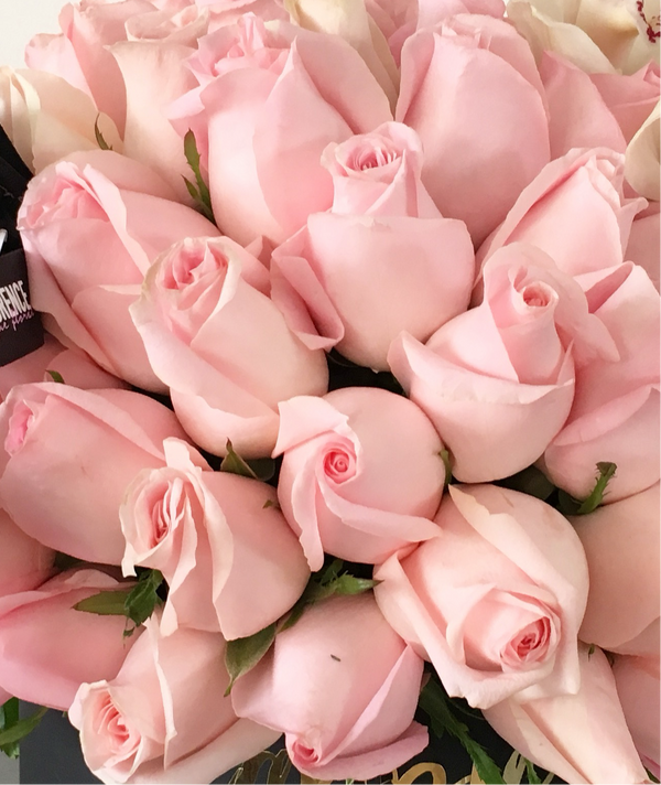 Alejandra Arreglo Floral - Rosas Rosa Claro